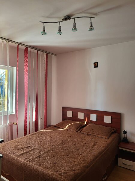 Militari, Uverturii, Treatru Masca,